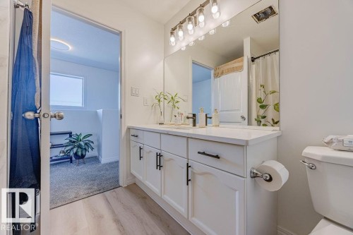 12828 126 Street, Edmonton, AB - Indoor Photo Showing Bathroom
