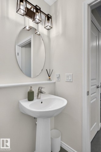 21722 99A Avenue Nw, Edmonton, AB - Indoor Photo Showing Bathroom