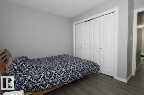 104 1620 48 St Nw, Edmonton, AB - Indoor Photo Showing Bedroom