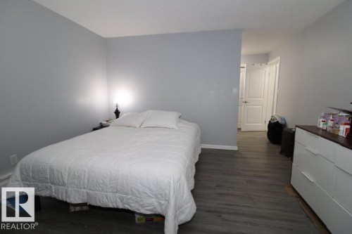 104 1620 48 St Nw, Edmonton, AB - Indoor Photo Showing Bedroom