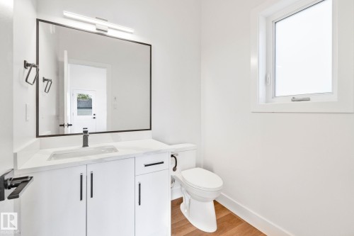 11036 128 Street, Edmonton, AB - Indoor Photo Showing Bathroom