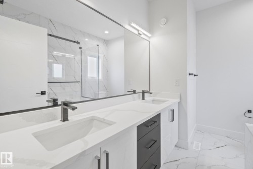 11036 128 Street, Edmonton, AB - Indoor Photo Showing Bathroom