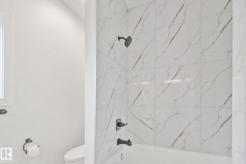 11036 128 Street, Edmonton, AB - Indoor Photo Showing Bathroom
