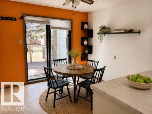 241 Oeming Road, Edmonton, AB - Indoor Photo Showing Dining Room