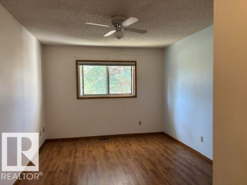 241 Oeming Road, Edmonton, AB - Indoor Photo Showing Other Room