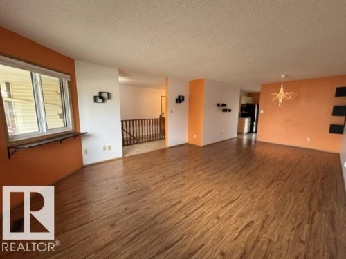 241 Oeming Road, Edmonton, AB - Indoor