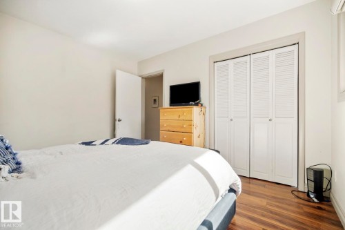 10649 67 Avenue, Edmonton, AB - Indoor Photo Showing Bedroom