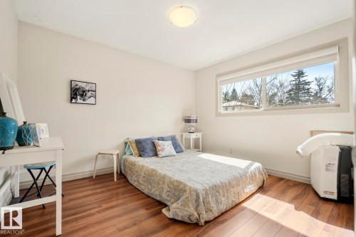 10649 67 Avenue, Edmonton, AB - Indoor Photo Showing Bedroom