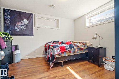 10649 67 Avenue, Edmonton, AB - Indoor Photo Showing Bedroom