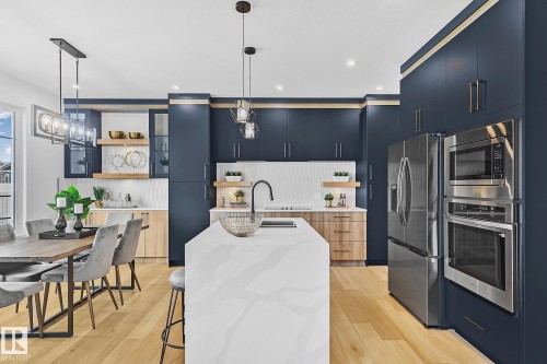 161 Graybriar Drive, Stony Plain, AB - Indoor Photo Showing Kitchen With Upgraded Kitchen