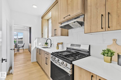 161 Graybriar Drive, Stony Plain, AB - Indoor Photo Showing Kitchen