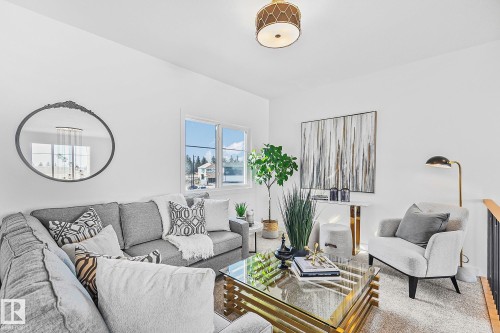 161 Graybriar Drive, Stony Plain, AB - Indoor Photo Showing Living Room