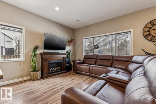 12513 120 Avenue, Edmonton, AB - Indoor Photo Showing Living Room With Fireplace