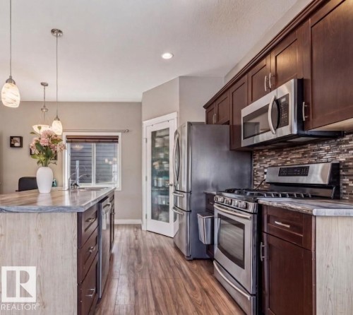 12513 120 Avenue, Edmonton, AB - Indoor Photo Showing Kitchen