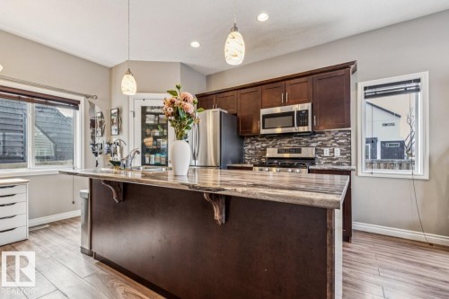 12513 120 Avenue, Edmonton, AB - Indoor Photo Showing Kitchen With Upgraded Kitchen