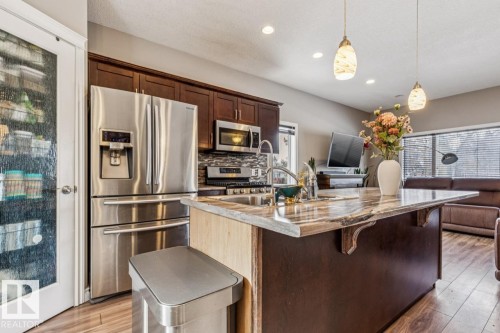 12513 120 Avenue, Edmonton, AB - Indoor Photo Showing Kitchen With Upgraded Kitchen