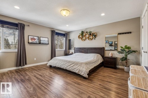 12513 120 Avenue, Edmonton, AB - Indoor Photo Showing Bedroom