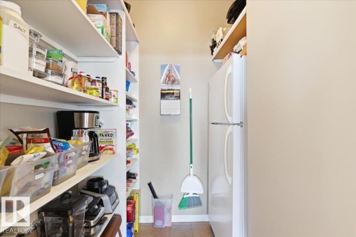 72 Beach Ave, Rural Leduc County, AB - Indoor With Storage