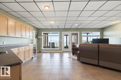 72 Beach Ave, Rural Leduc County, AB - Indoor