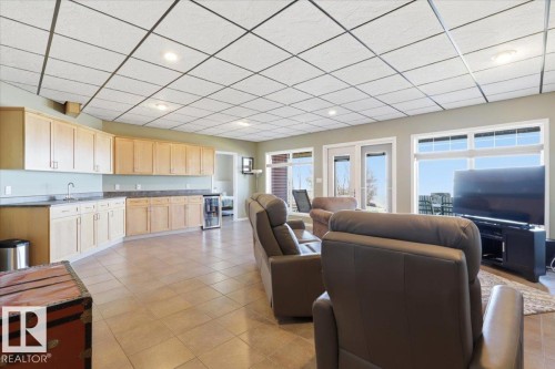 72 Beach Ave, Rural Leduc County, AB - Indoor