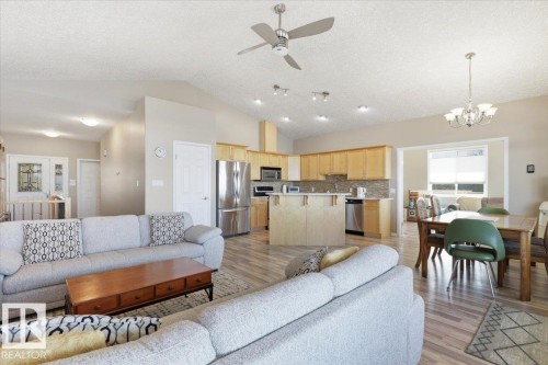 72 Beach Ave, Rural Leduc County, AB - Indoor Photo Showing Other Room