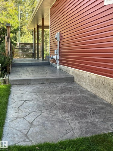 72 Beach Ave, Rural Leduc County, AB - Outdoor