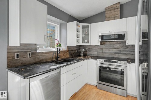 4109 44 Avenue, Stony Plain, AB - Indoor Photo Showing Kitchen With Double Sink