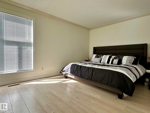2304 151 Avenue, Edmonton, AB 