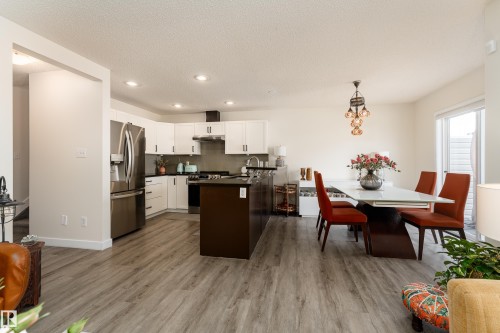 9538 Simpson Court, Edmonton, AB - Indoor