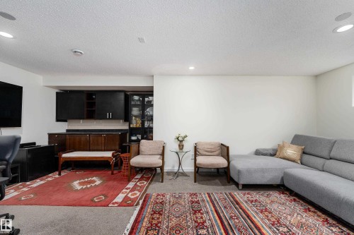 9538 Simpson Court, Edmonton, AB - Indoor Photo Showing Living Room