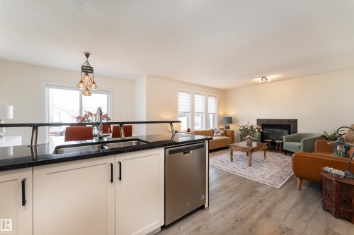 9538 Simpson Court, Edmonton, AB - Indoor Photo Showing Other Room