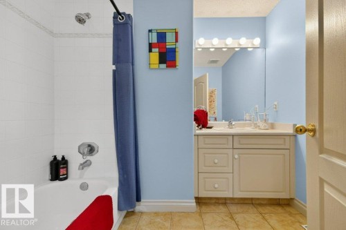 11686 15 Avenue, Edmonton, AB - Indoor Photo Showing Bathroom