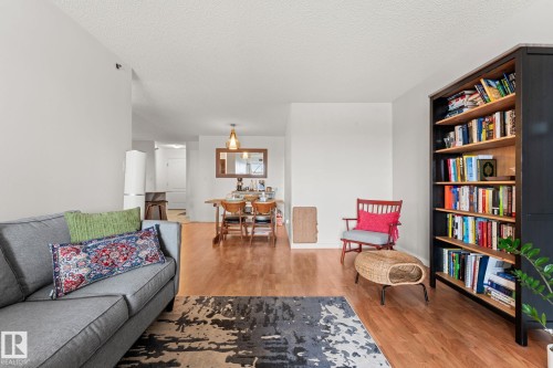 311 9640 105 Street, Edmonton, AB - Indoor Photo Showing Other Room