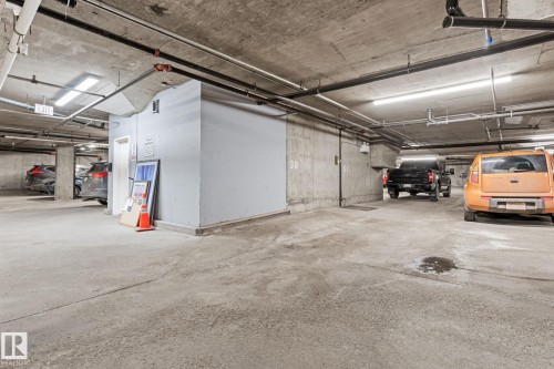311 9640 105 Street, Edmonton, AB - Indoor Photo Showing Garage