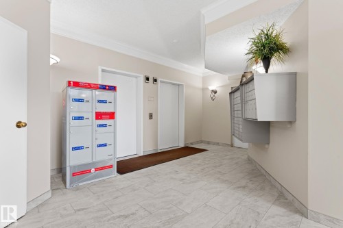 311 9640 105 Street, Edmonton, AB - Indoor