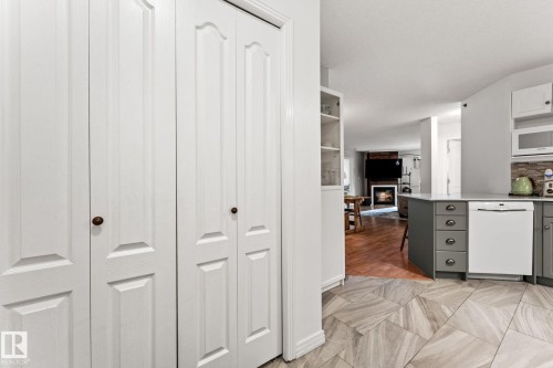 311 9640 105 Street, Edmonton, AB - Indoor