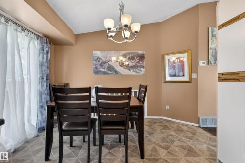 9347 175 Avenue, Edmonton, AB - Indoor Photo Showing Dining Room