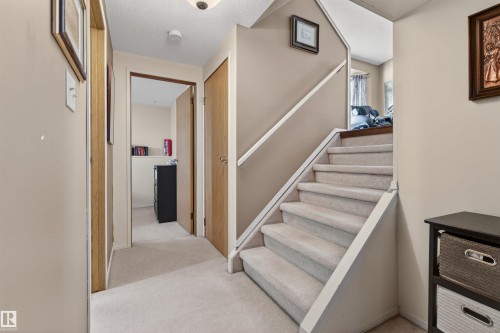 9347 175 Avenue, Edmonton, AB - Indoor Photo Showing Other Room