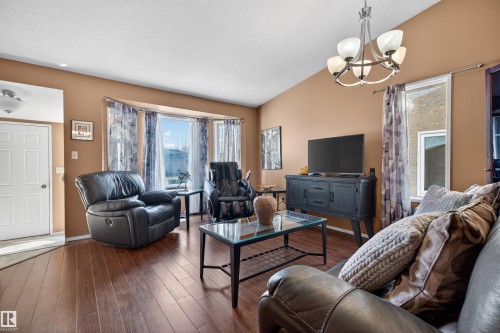 9347 175 Avenue, Edmonton, AB - Indoor Photo Showing Living Room
