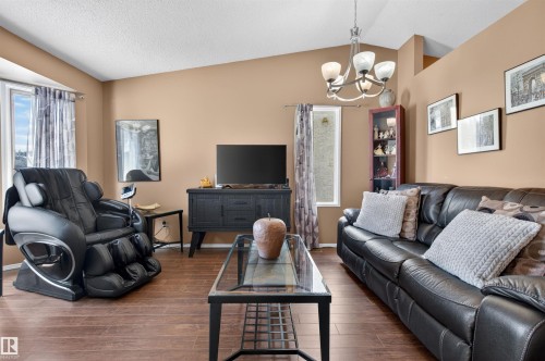 9347 175 Avenue, Edmonton, AB - Indoor Photo Showing Living Room