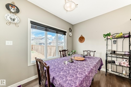 26 South Creek Wynd, Stony Plain, AB - Indoor Photo Showing Dining Room