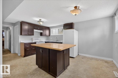 12725–12727 83 St, Edmonton, AB - Indoor Photo Showing Kitchen