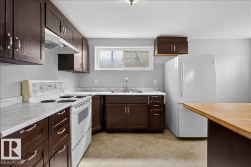 12725–12727 83 St, Edmonton, AB - Indoor Photo Showing Kitchen