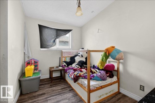 12725–12727 83 St, Edmonton, AB - Indoor Photo Showing Bedroom