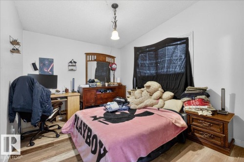 12725–12727 83 St, Edmonton, AB - Indoor Photo Showing Bedroom