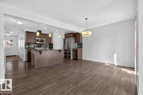 20315 43 Avenue, Edmonton, AB - Indoor Photo Showing Kitchen