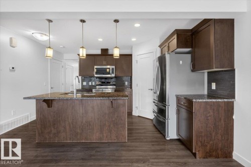 20315 43 Avenue, Edmonton, AB - Indoor Photo Showing Kitchen