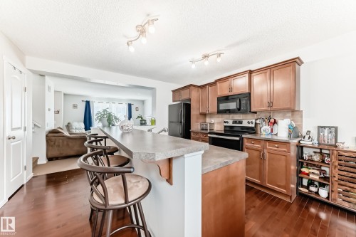 115 60 Street, Edmonton, AB - Indoor Photo Showing Kitchen