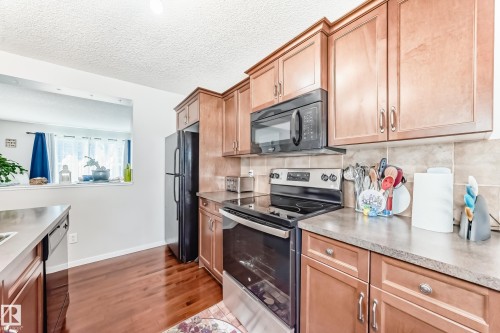 115 60 Street, Edmonton, AB - Indoor Photo Showing Kitchen