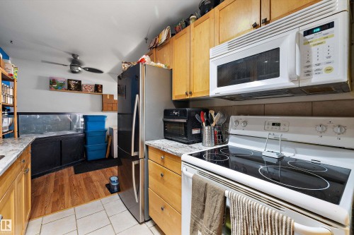 206 10529 93 Street, Edmonton, AB - Indoor Photo Showing Kitchen